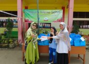 Komite SDIT Marhamah Bagikan 425 Paket Menu Sehat