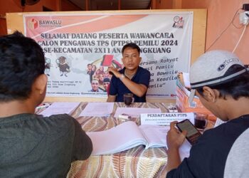Badan Pengawas Pemilu atau Bawaslu Padang Pariaman membuka lowongan untuk 845 pengawas TPS yang akan ditempatkan di masing-masing TPS yang ada.