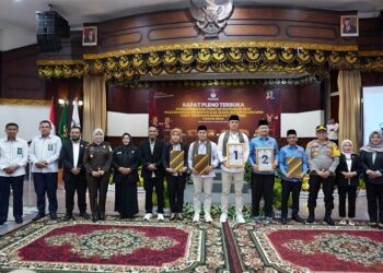 KPU menetapkan nomor urut paslon Pilkada Sijunjung 2024 dalam rapat pleno terbuka pengundian dan penetapan nomor urut, Senin (23/9).