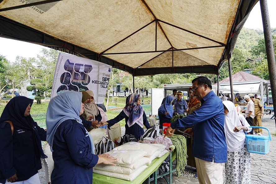 PT Bukit Asam Tbk bekerja sama dengan Pemerintah Kota Sawahlunto menggelar pasar murah dan bazar pangan pertanian