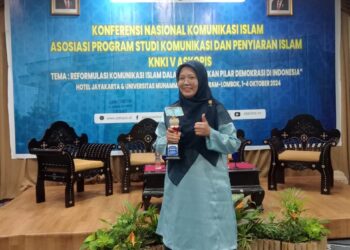 Ikut Serta dalam Kegiatan KNKI V, Dosen UIN Mahmud Yunus Batusangkar Raih ASKOPIS Awards