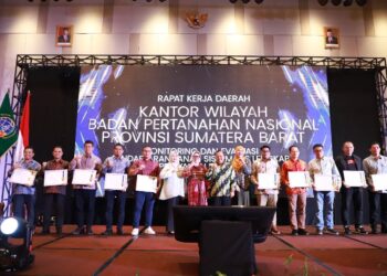 Kantah Padang Pariaman Raih Penghargaan Penyelesaian Laporan Kegiatan Pembaharuan Peta Zona Nilai Tanah Tercepat Tahun 2024