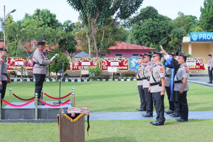 Upacara sertijab Polres Payakmubuah yang dipimpin langsung oleh Kapolres AKBP Ricky Ricardo, Kamis (17/10). DADANG