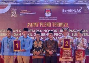 Voxpol Center Research and Consulting merilis survei elektabilitas pasangan Pilkada Sumbar. Mahyeldi- Vasko menembus angka 70,3 persen.