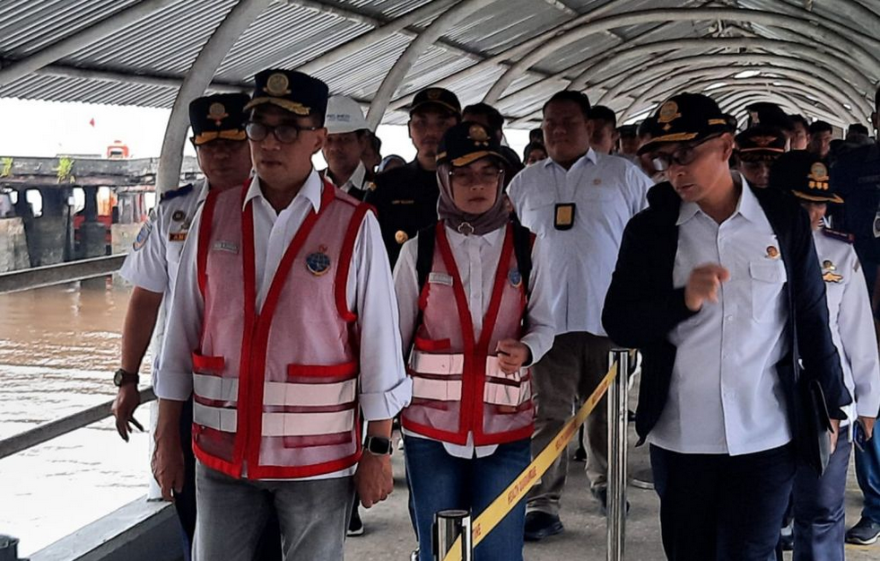 Kementeriah Perhubungan atau Kemenhub mendorong pemerintah daerah untuk melakukan terobosan dalam mengembangkan transportasi massal. 