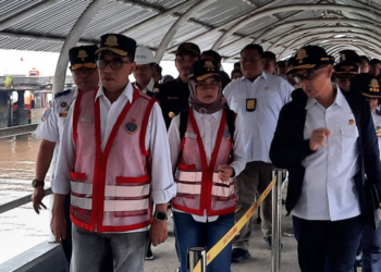Kementeriah Perhubungan atau Kemenhub mendorong pemerintah daerah untuk melakukan terobosan dalam mengembangkan transportasi massal. 