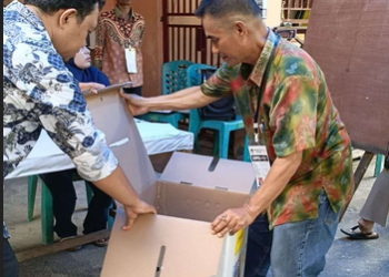 KPU Kota Padang telah menerima logistik untuk pelaksanaan Pilkada 2024. Namun, ditemukan bahwa 30 kotak suara mengalami kerusakan.