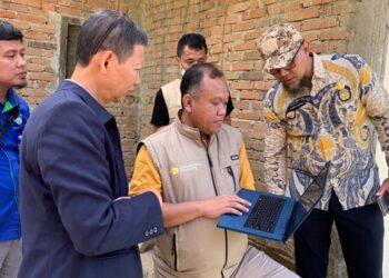 BNPB melakukan uji coba penerapan sistem peringatan dini atau early warning system (EWS) bencana banjir lahar dingin atau galodo Marapi