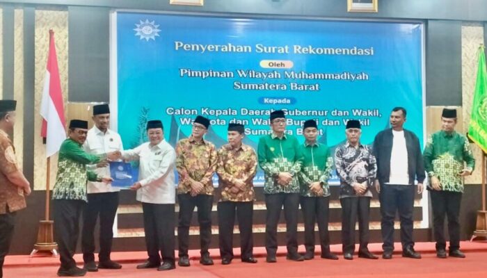 PWM Sumbar Serahkan Surat Rekomendasi untuk Paslon Wako-Wawako Payakumbuh Almaisyar-Joni Hendri