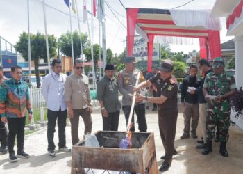 Komisi Pemilihan Umum atau KPU Agam memusnahkan surat suara yang berlebih pada Pemilihan Kepala Daerah (Pilkada) Serentak 2024.