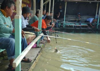 Komunitas Mancing Mania di Kolam Jambu Antusias Ikuti Sosialisasi Pilkada dari KPU