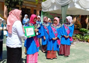 Rayakan Milad ke-19, SMP N 5 Padang Panjang Gelar Wisuda Tahfiz VII