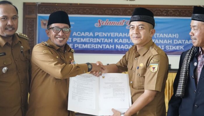 Pemkab Tanah Datar Serahkan Hibah Sebidang Tanah untuk Nahari Pandai Sikek