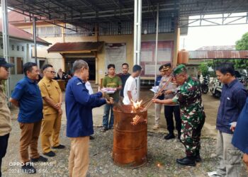 KPU Dharmasraya Musnahkan Surat Suara yang Rusak atau Berlebih