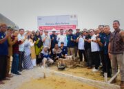 PT Semen Padang dan REI Riau Bangun Rumah Warga Kurang Mampu Menggunakan Sepablock di Kampar