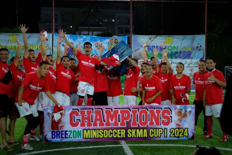 Tim Minisoccer Semen Padang berhasil meraih juara 1 di ajang Breezon Minisoccer SKMA I Cup Padang. IST