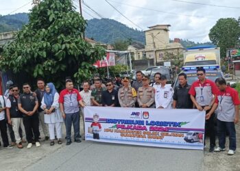 KPU Kabupaten Solok Selatan menjalin kerja sama dengan JNE dalam mendistribusikan logistik PIlkada untuk tujuh kecamatan.