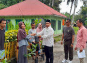 Desa Cubadak Mentawai Bagikan Bantuan Ratusan Bibit Buah 