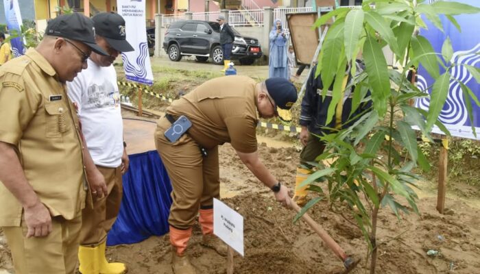 Hari Bakti PU ke-79, Pj Wako Padang Ikuti Penanaman Pohon di Batang Kandis