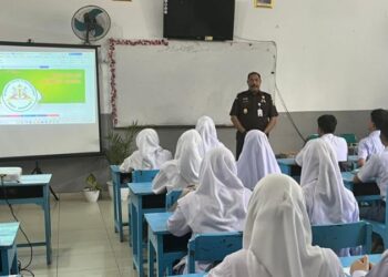 Wakajati Beri Pemahaman Hoax kepada Siswa SMAN 1 Padang