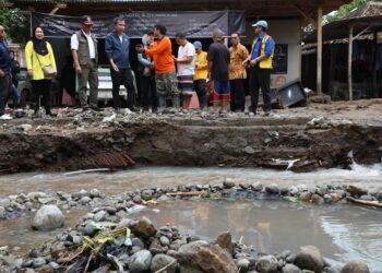 Sepuluh Jembatan Terputus Akibat Banjir dan Longsor Sukabumi, BNPB Siapkan Jembatan Darurat Bailey