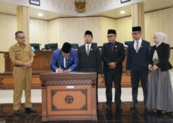 DPRD Agam Mengesahkan Ranperda Pencegahan dan Peningkatan Kualitas Perkim Kumuh