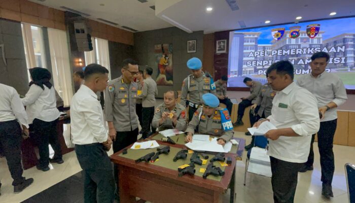 Pastikan Penggunaan Sesuai Prosedur, Polda Sumbar Periksa Senjata Api Personel