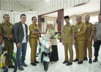 Taat Pajak, Pemkab Solsel Sediakan 1 Unit Motor Listrik dan 60 Unit Sepeda Gunung