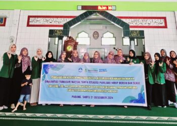 Tim Fome, IPE, KA Prodi Kedokteran dan Kebidanan  UNAND Sosialisasi Hidup Bersih dan Gelar Sirkumsisi