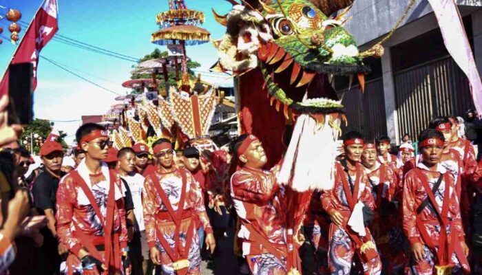 Carnaval Sepasan oleh HBT Meriahkan Momen Pergantian Tahun di Padang
