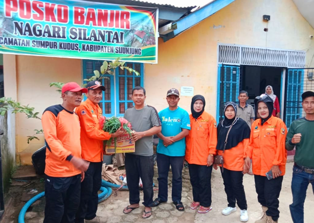 Nagari Batipuah Ateh telah menyerahkan Bantuan Sembako senilai Rp1,9 Juta kepada korban banjir Silantai Pada Rabu (25/12/24)