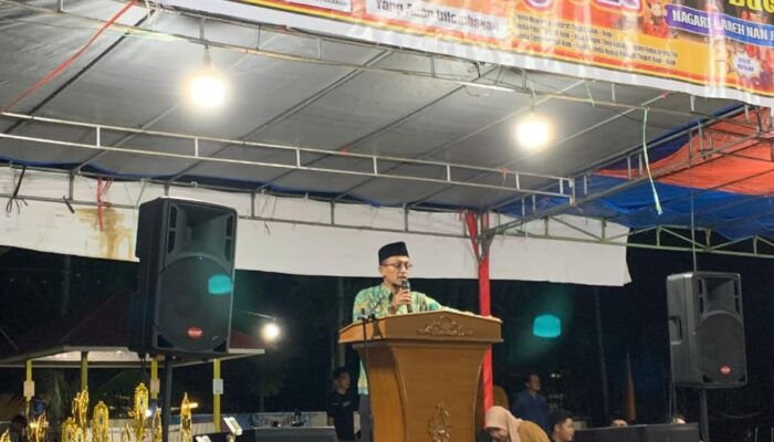 Festival Seni dan Budaya Nagari Lareh Nan Panjang, Gulungan Api dari Mulut Peserta Menggelegar ke Udara