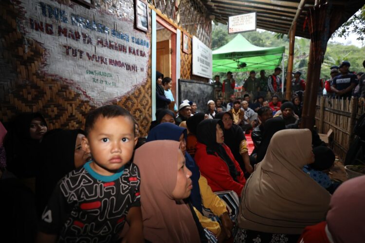 Suasana pos pengungsi di Desa ciengang, Kematan Gegerbitung, Kabupaten Sukabumi, Jawa Barat. IST