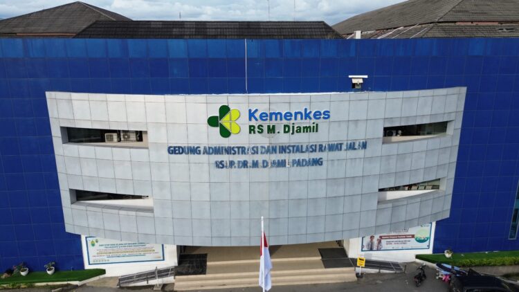 Gedung megah administrasi RSUP dr M Djamil Padang. FARDI