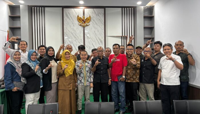 Kominfotik, KI dan PJKIP Sumbar Perkuat Edukasi Keterbukaan Informasi Publik 2025