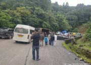Akibat Truk Batubara Terguling, Sitinjau Lauik Masih Lumpuh Total