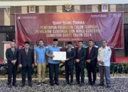 KPU Sahkan Mahyeldi-Vasco Gubernur dan Wakil Gubernur Terpilih