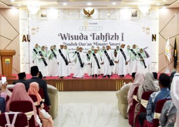 49 Hafiz Pondok Qur’an Minang Smart Diwisuda