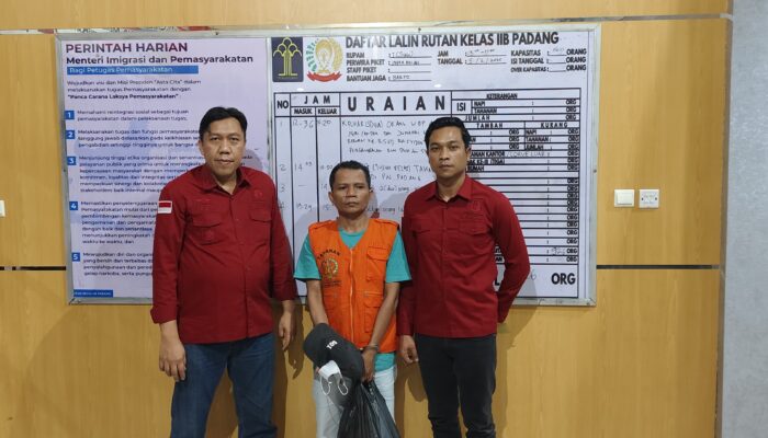 Kejaksaan Tangkap Buronan Kasus Korupsi Lapangan Tenis Pasbar