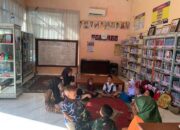Perkenalkan Buku Sejak Dini, Perangkat Nagari Manggopoh Fasilitasi Kunjungan TK Mandeh Siti ke Perpustakaan Nagari