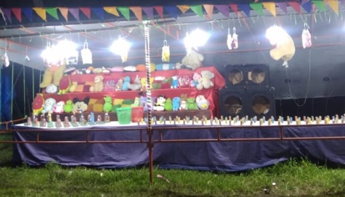 Miris! Pasar Malam Beraroma Judi Beroperasi di Depan Kantor Camat Sutera