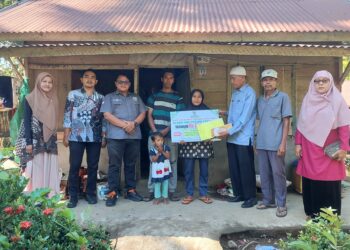 Baznas Padang Pariaman dan Pemnag III Koto Aur Malintang Serahkan Bantuan RTLH