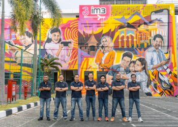 Indosat Pererat Hubungan dengan Komunitas Seniman Lokal Medan melalui Kolaborasi Mural