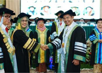 Kukuhkan Lima Guru Besar, FEB UNAND Perkuat Sumber Daya Manusia