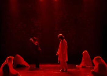 Pertunjukan Robohnya Surau Kami oleh Komunitas Seni Gaung Ganto pada FNJ TGL3 di Gedung Manti Menuik Ladang Tari Nan Jombang, beberapa waktu lalu. IST