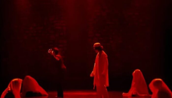 ‘Robohnya Surau Kami’ oleh Gaung Ganto, Mengangkut Masa Lalu ke Masa Kini