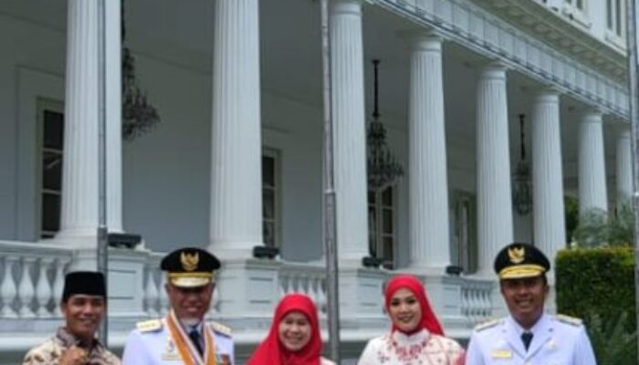Ketua Umum BMPS Sumbar Langsung Berikan Ucapan Selamat pada Gubernur dan Wagub di Istana Kepresidenan