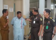 Sampaikan Materi Korupsi, Wakajati Sumbar Mengajar di SMKN 5 Padang