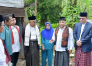 Usai Salat Idul Fitri, Bupati Agam Kunjungi Rumah Warga yang Kurang Mampu