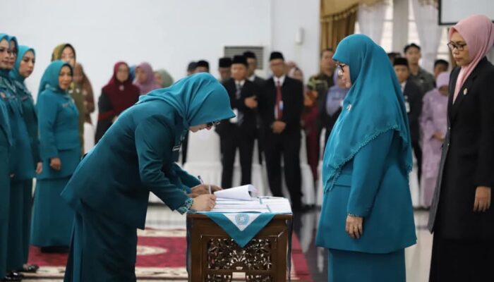 Maria Hendri Arnis Resmi Jadi Ketua TP-PKK Padang Panjang